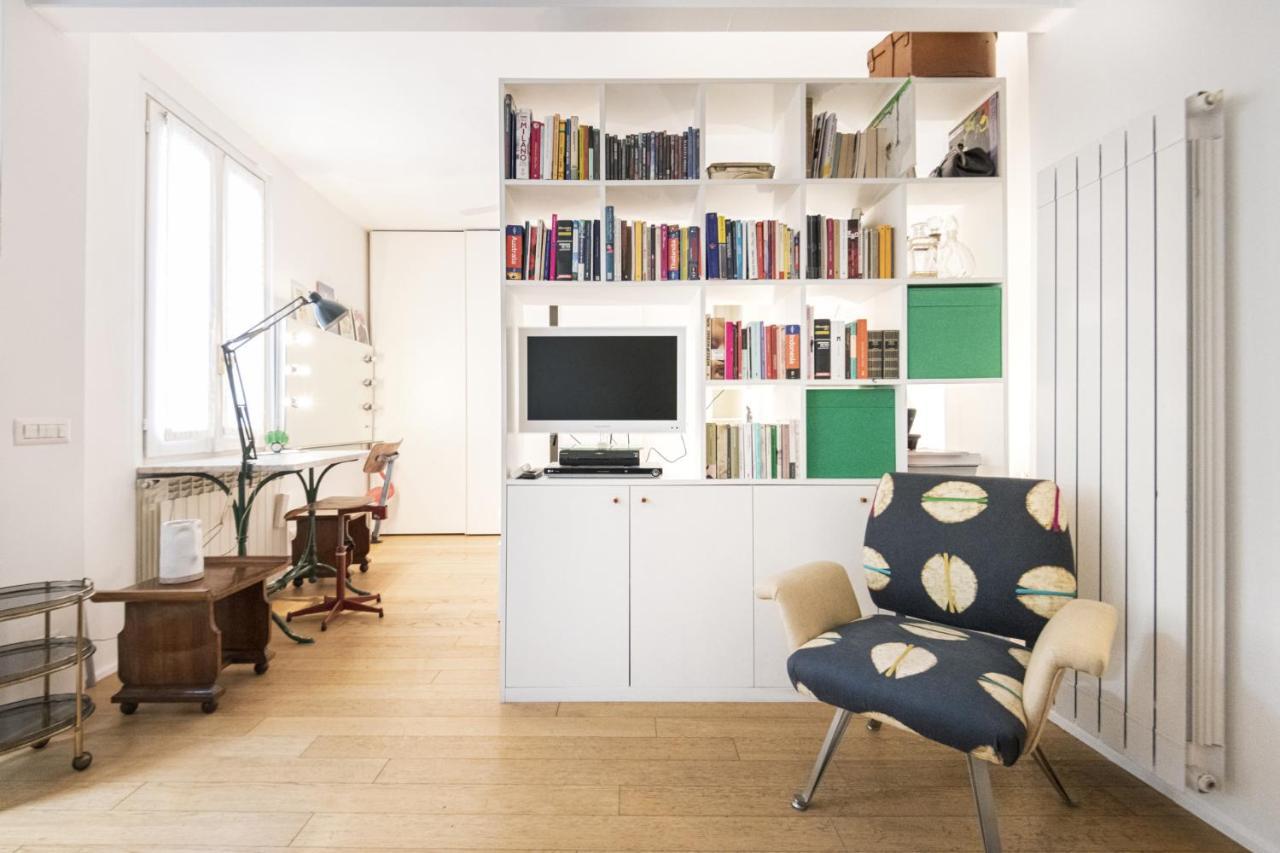 Easylife - Comodo Studio Con Terrazza Zona Navigli Milan Luaran gambar