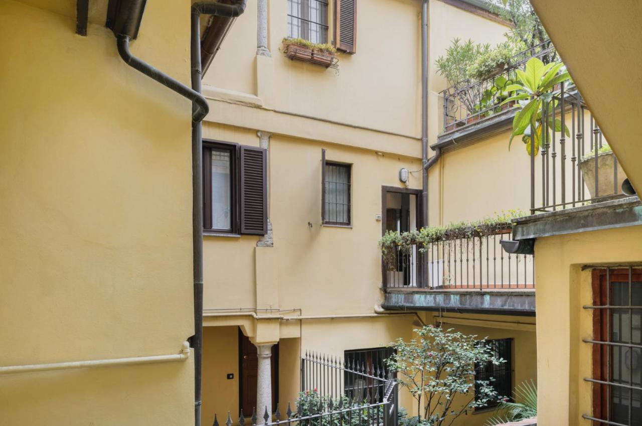 Easylife - Comodo Studio Con Terrazza Zona Navigli Milan Luaran gambar