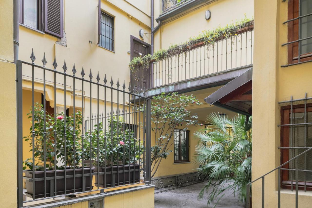 Easylife - Comodo Studio Con Terrazza Zona Navigli Milan Luaran gambar